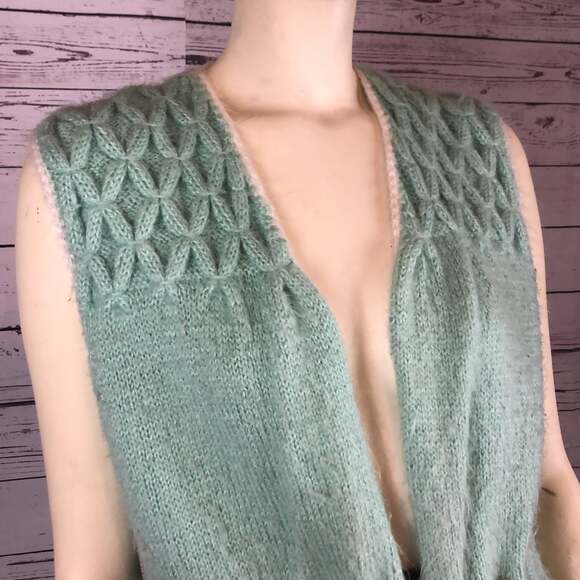 Vintage Hand knit open front green vest size medium - Picture 6 of 11